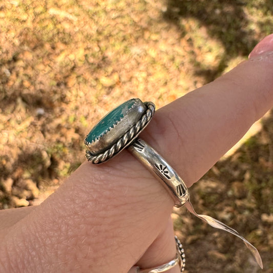 Size 8.5 white water ring