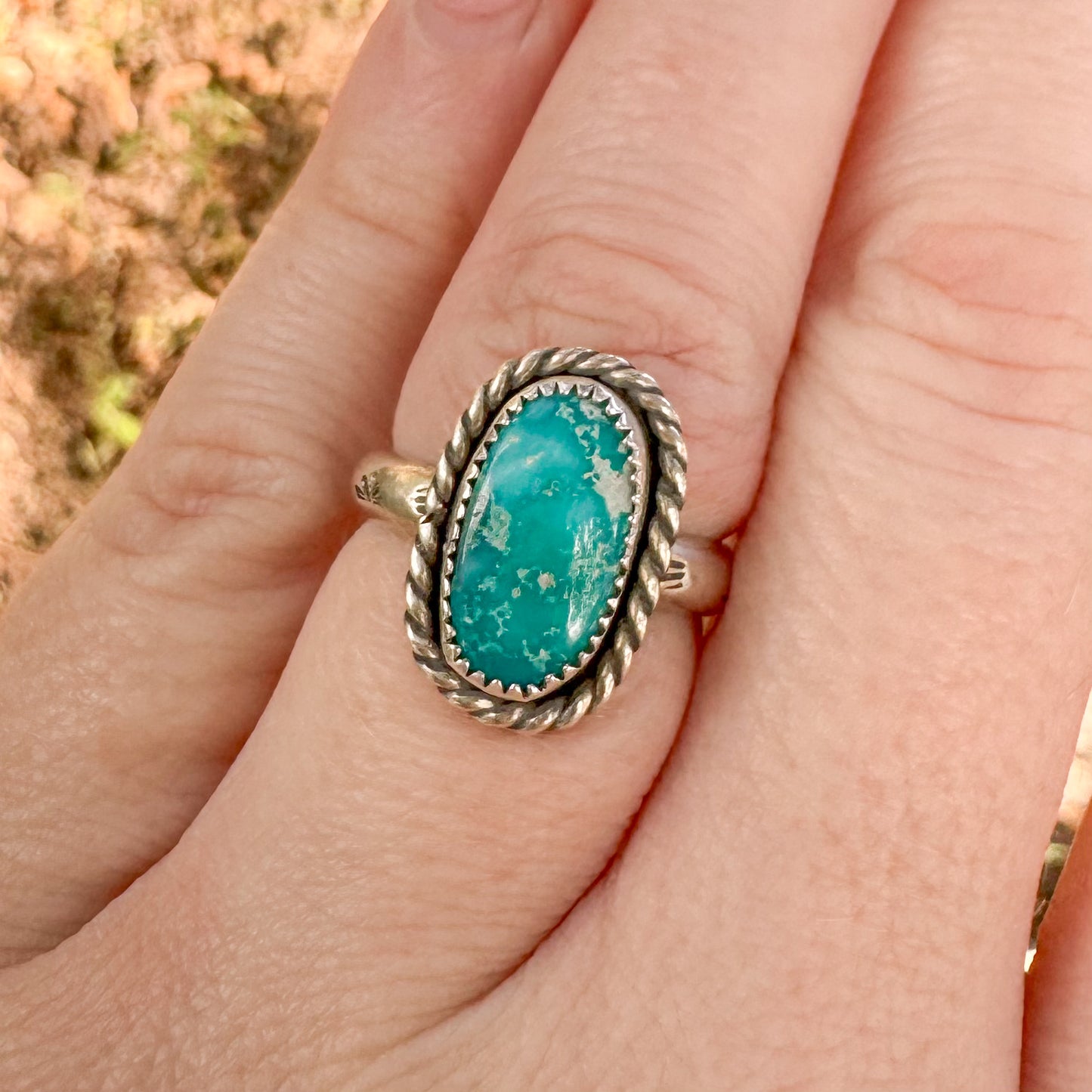 Size 8.5 white water ring